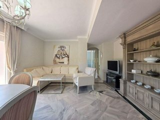 Ático en venta en La Dama de Noche-La Alzambra en Marbella