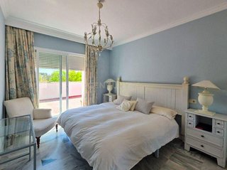 Ático en venta en La Dama de Noche-La Alzambra en Marbella