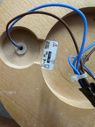 Focos LED de madera y metal