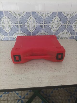 Estuche Linterna AEG con Batería y Cargador