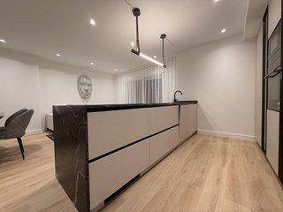 Piso en venta en La Dama de Noche-La Alzambra en Marbella