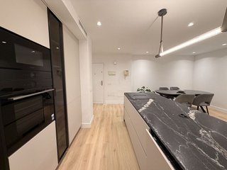 Piso en venta en La Dama de Noche-La Alzambra en Marbella
