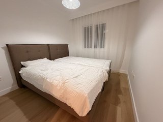 Piso en venta en La Dama de Noche-La Alzambra en Marbella