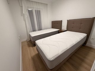 Piso en venta en La Dama de Noche-La Alzambra en Marbella