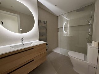 Piso en venta en La Dama de Noche-La Alzambra en Marbella