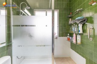 Chalet en venta en Iznalloz