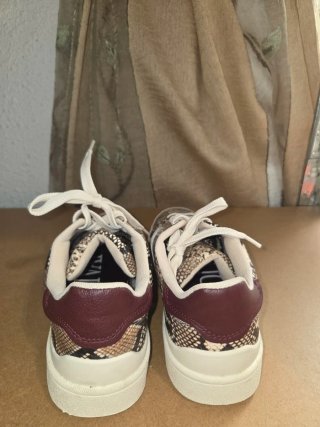 Zapatos con estampado de serpiente