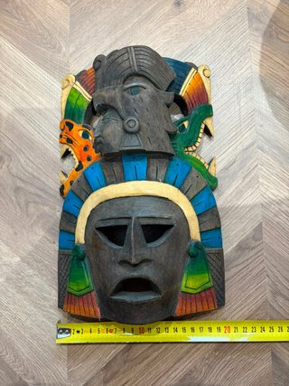 Máscara de madera artesanal de México