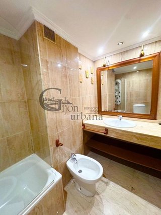 Piso en venta en Natahoyo en Gijón