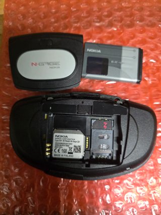 Nokia N-Gage QD Plata + Cargador Original LIBRE