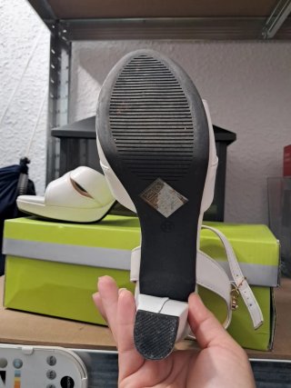 Sandalias blancas