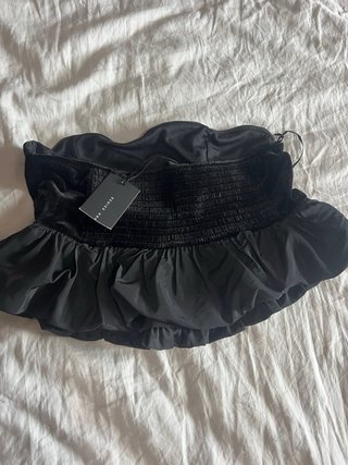 Top preto veludo com babados