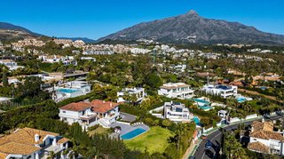 Chalet en alquiler en Los Naranjos - Las Brisas en Marbella