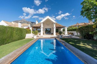 Chalet en alquiler en Lomas de Marbella Club en Marbella