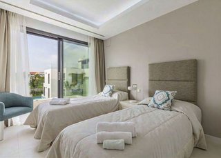 Chalet en alquiler en Las Lomas de Río Verde en Marbella