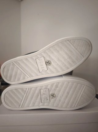 Zapatillas Guess Negras y Doradas Talla 37