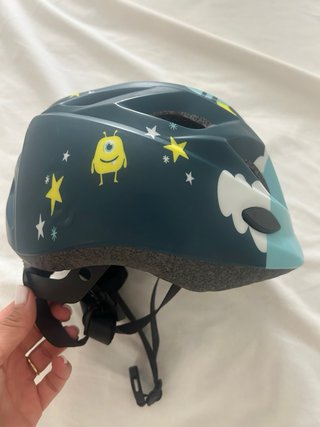 Casco infantil de bici con cohete