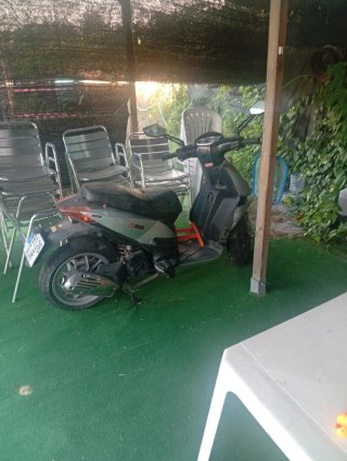 Aprilia Scooter 125cc Gris/Plata