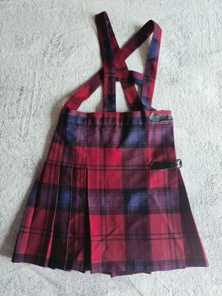 Falda de uniforme escolar a cuadros. Colegio Labor