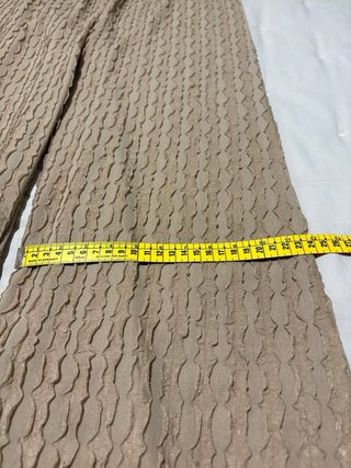 Pantalón fluido beige texturizado