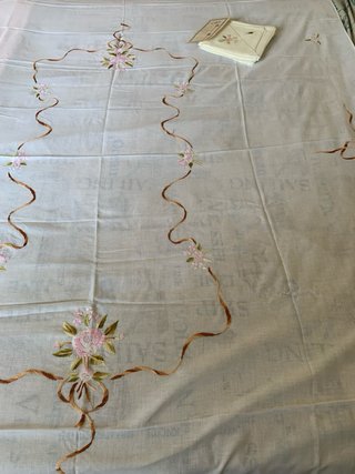 Tovaglia ricamata 165x260 cm + 12 tovaglioli