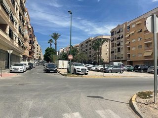 Garaje en venta en Crevillent