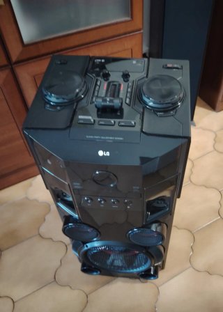 Karaoke LG 500W Radio CD Bluetooth Negro