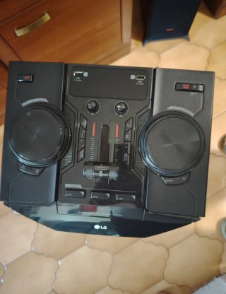 Karaoke LG 500W Radio CD Bluetooth Negro