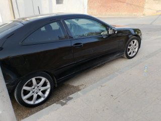 Mercedes-Benz Clase C 2005