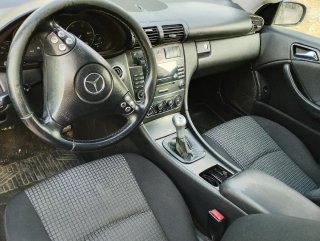 Mercedes-Benz Clase C 2005