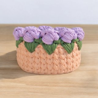 Cestino uncinetto decorato fiori