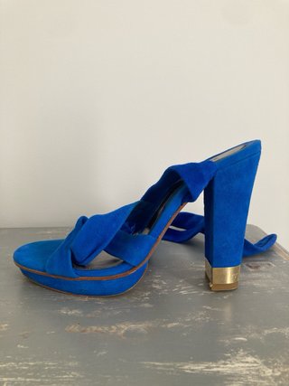 Sandalias Pedro del Hierro Tacon Azul y Dorado