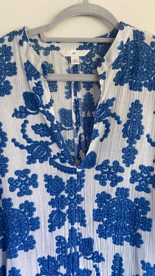Abito H&M a stampa floreale blu e bianco