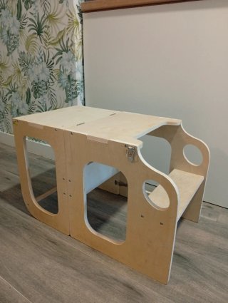 Alzador niños madera convertible en mesa.