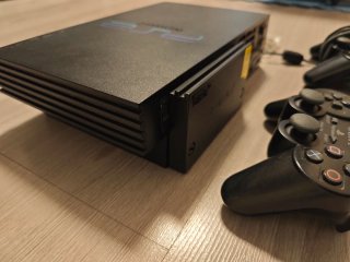 PS2 Negra con 2 Mandos y Tarjeta Memoria