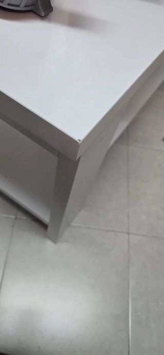 Mesa blanca abatible