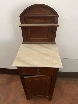 Mesilla cómoda antigua madera y mármol