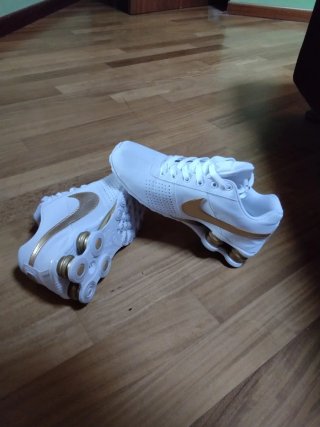 Scarpe Nike bianche nuove