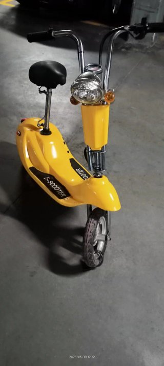 Patinete eléctrico con asiento