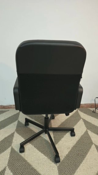 Silla de oficina IKEA negra