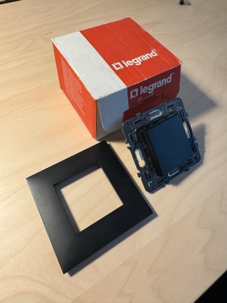 Interruptor Legrand Negro Mate