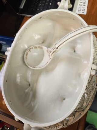 Sopera porcelana Italia flores pintadas a mano