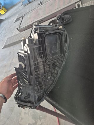 Faro delantero derecho Mercedes Clase A W177