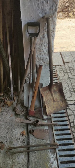 Herramientas de jardín y construcción