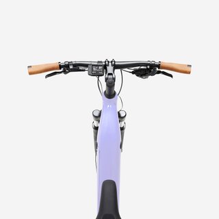 Bicicleta eléctrica trekking motor central cuadro bajo