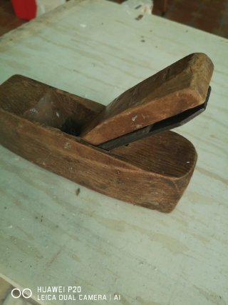 Garlopa de madera antigua