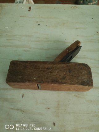 Garlopa de madera antigua