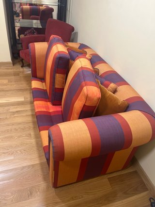 Sofá 2 plazas rayas naranja y morado