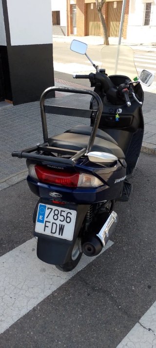 Suzuki  burgman Scooter 125 cc  Azul y Plata y neg