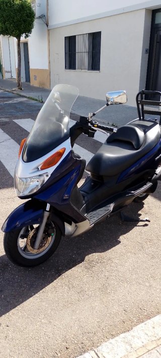 Suzuki  burgman Scooter 125 cc  Azul y Plata y neg